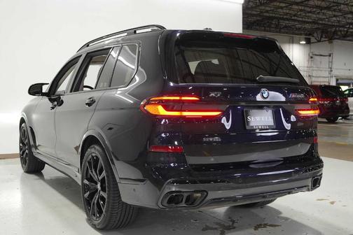 2024 BMW X7 M60i