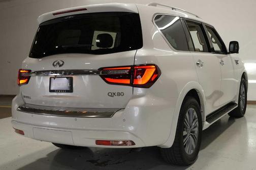 2022 INFINITI QX80 Luxe