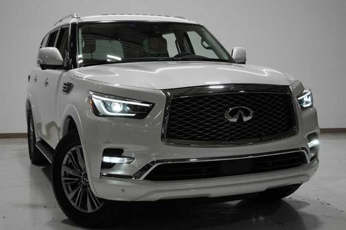 2022 INFINITI QX80 Luxe