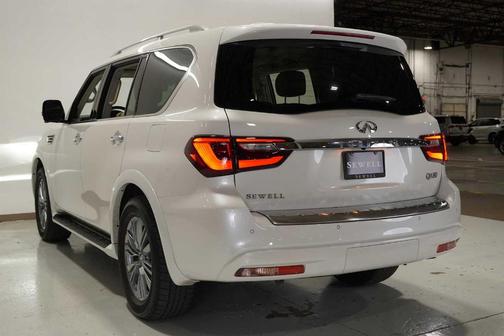 2022 INFINITI QX80 Luxe