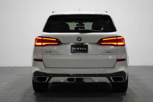 Mineral White Metallic 2019 BMW X5 xDrive40i
