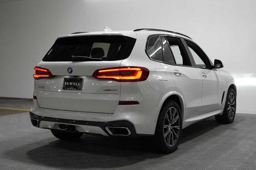 Mineral White Metallic 2019 BMW X5 xDrive40i