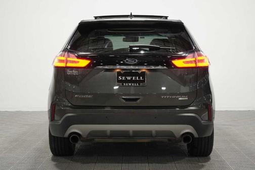 Magnetic Metallic 2019 Ford Edge Titanium