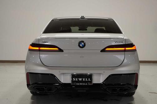 2025 BMW 760 760i xDrive