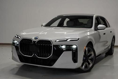 2025 BMW 760 760i xDrive