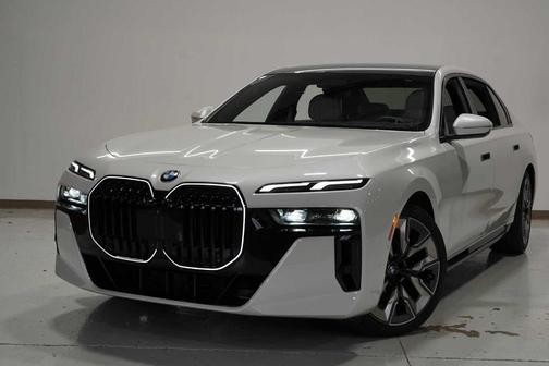 2025 BMW 760 760i xDrive