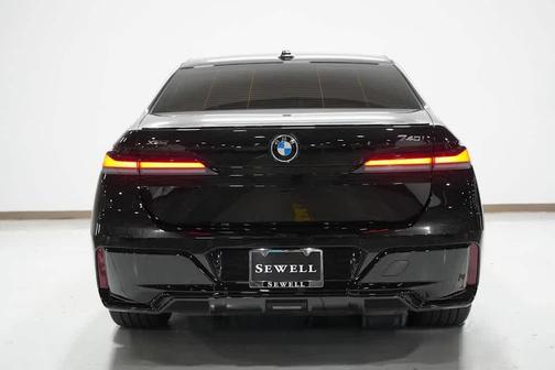 2025 BMW 740 i xDrive