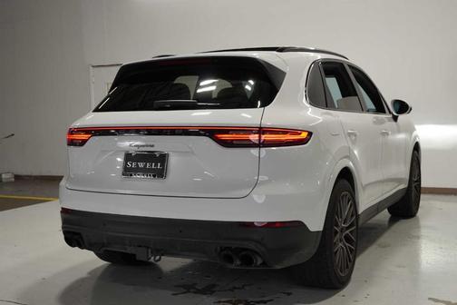 2023 Porsche Cayenne 
