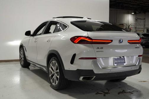 2021 BMW X6 sDrive40i