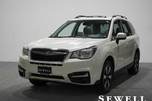 Crystal White Pearl 2018 Subaru Forester 2.5i Premium