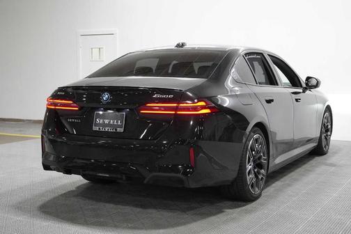 Black Sapphire Metallic 2026 BMW 550e xDrive