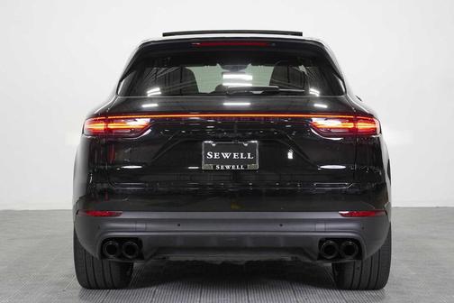 Black 2023 Porsche Cayenne S Platinum Edition