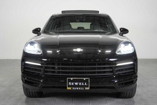 Black 2023 Porsche Cayenne S Platinum Edition