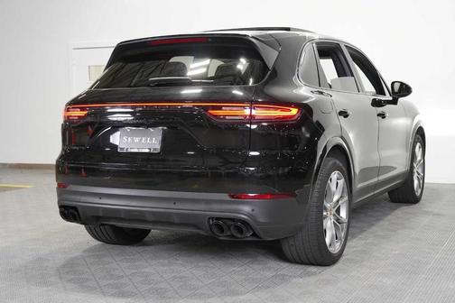 Black 2023 Porsche Cayenne S Platinum Edition