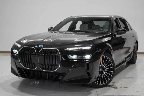 2025 BMW 740 i xDrive
