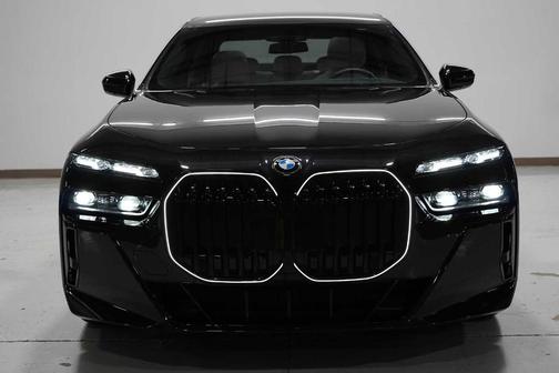 2025 BMW 740 i xDrive