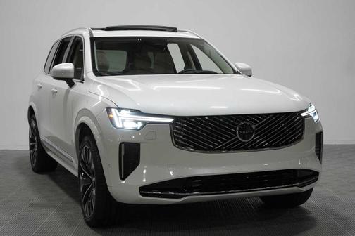 Crystal White Metallic 2025 Volvo XC90 ULTRA