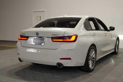 Alpine White 2023 BMW 330 i
