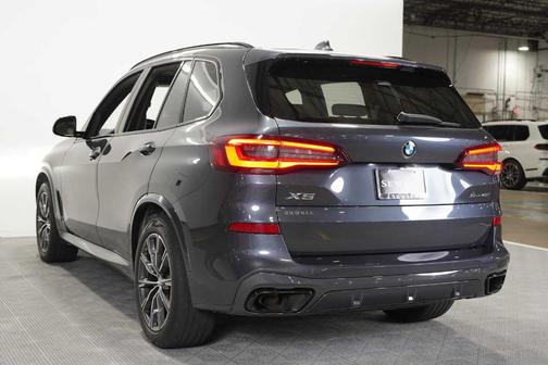 Metallic 2022 BMW X5 sDrive40i