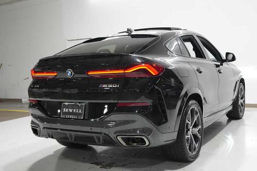 2022 BMW X6 M50i