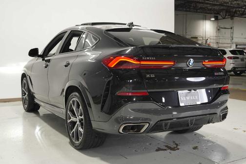 2022 BMW X6 M50i