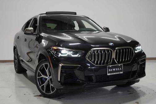 2022 BMW X6 M50i