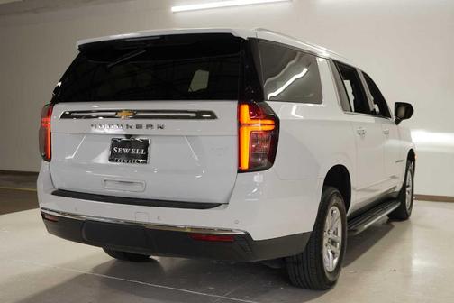 2024 Chevrolet Suburban LS