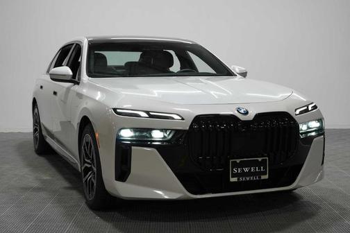 Mineral White Metallic 2023 BMW 760 760i xDrive