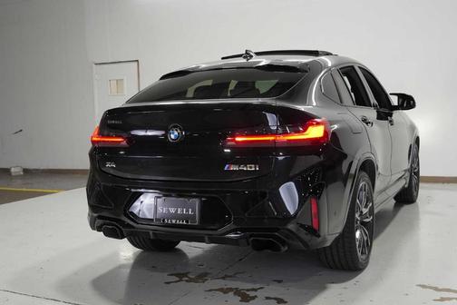 2023 BMW X4 M40i