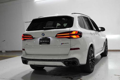 2025 BMW X5 M60i