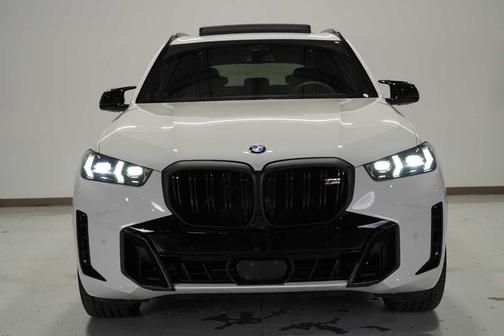 2025 BMW X5 M60i