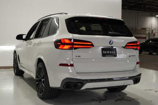 2025 BMW X5 M60i
