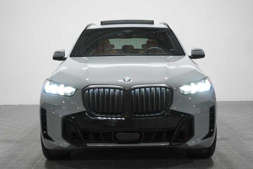 Gray Metallic 2025 BMW X5 sDrive40i