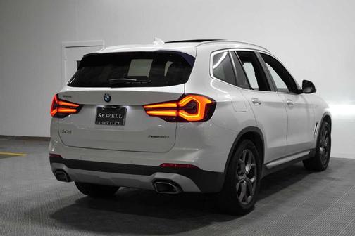 Mineral White Metallic 2022 BMW X3 xDrive30i