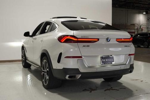2023 BMW X6 xDrive40i