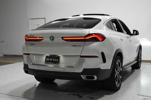 2023 BMW X6 xDrive40i