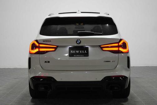 Mineral White Metallic 2024 BMW X3 xDrive30i