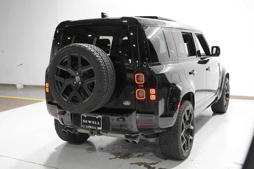 2022 Land Rover Defender 110 V8