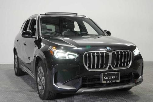 Black Sapphire Metallic 2025 BMW X1 xDrive28i