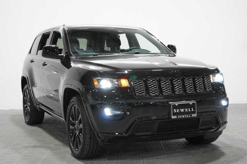 Diamond Black 2019 Jeep Grand Cherokee Altitude
