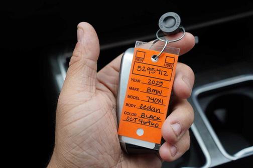 2025 BMW 740 i xDrive