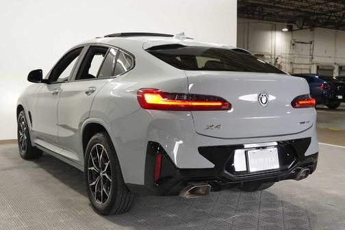 2025 BMW X4 xDrive30i