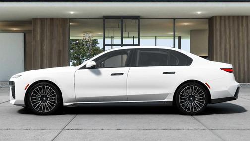 2025 BMW 740 i