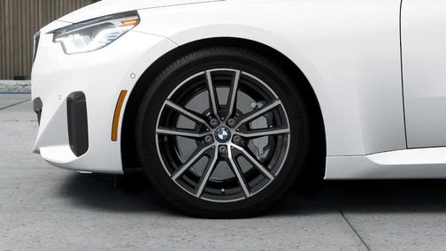 2026 BMW 230 i