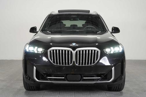 Black Sapphire Metallic 2025 BMW X5 xDrive40i