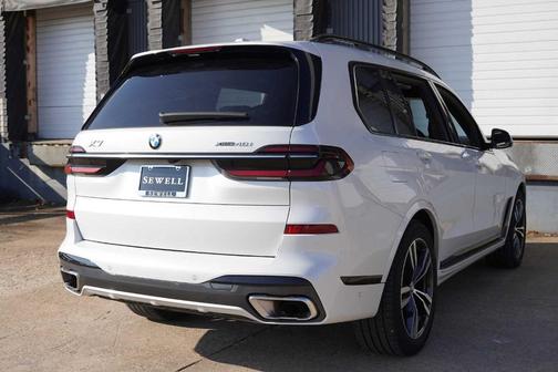 2025 BMW X7 xDrive40i