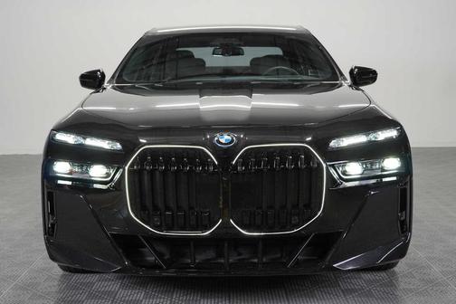 Black Sapphire Metallic 2025 BMW i7 xDrive60