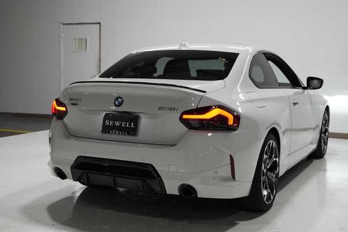 2025 BMW 230 i xDrive