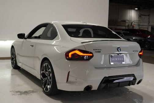 2025 BMW 230 i xDrive