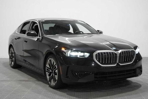 Black Sapphire Metallic 2026 BMW 530 i